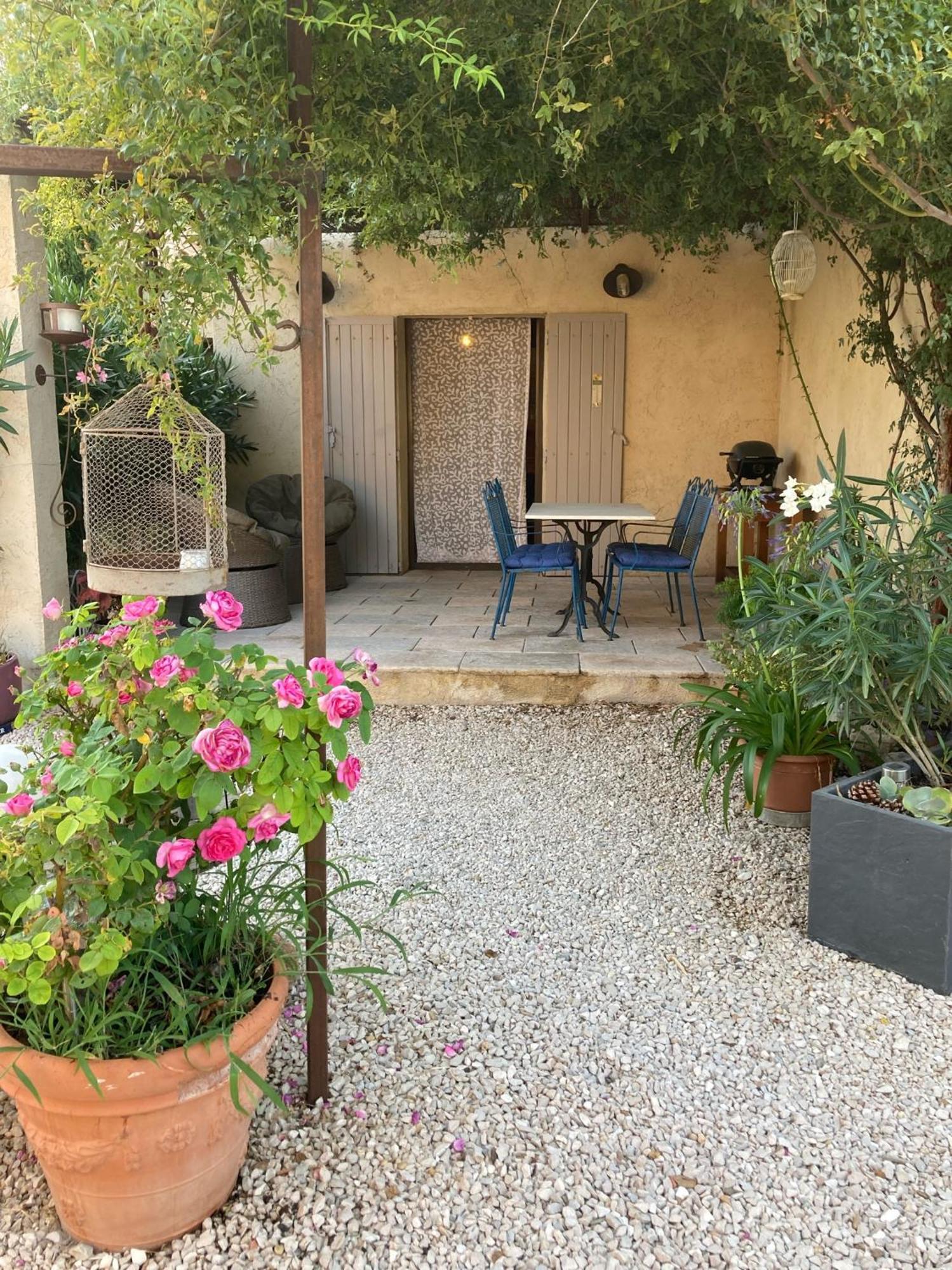 La Petite Garrigue Mérindol Exterior foto
